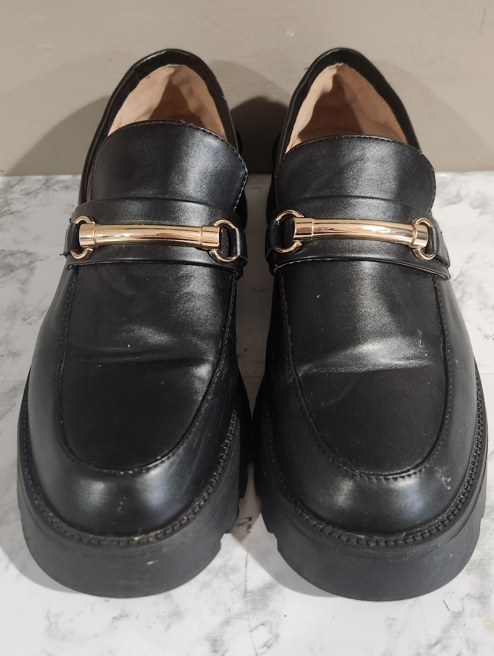 Mudd platform loafers black gold 8.5